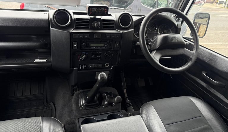 2025 Land Rover Defender 90 2.4 TDCi XS Station Wagon 4WD SWB Euro 4 3dr Diesel Manual