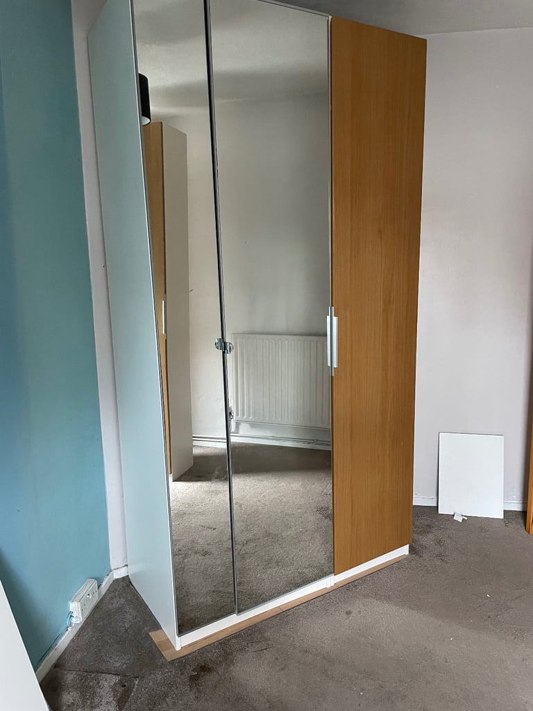 FREE DELIVERY 🥰🚚🥰 IKEA PAX BROWN TRIPLE MIRROR DOOR WARDROBE GOOD CONDITION 