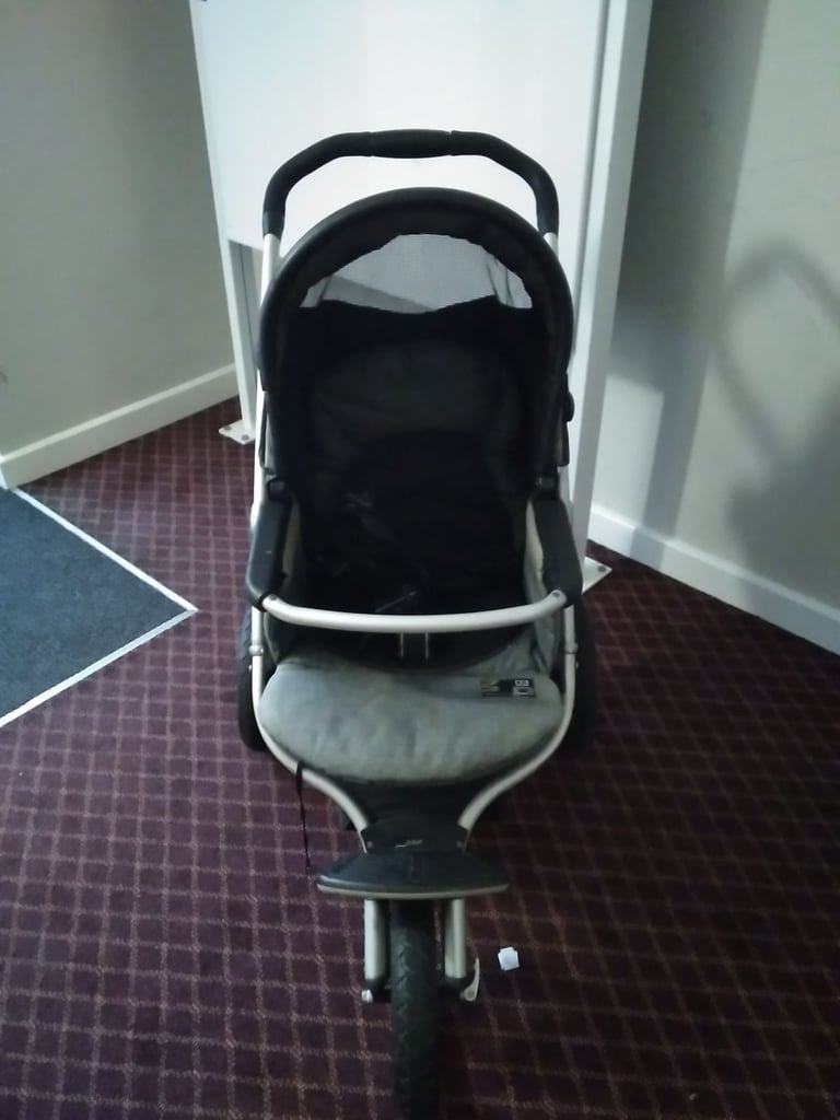 Sturdy 3 wheel pushchair great condition**FREE**