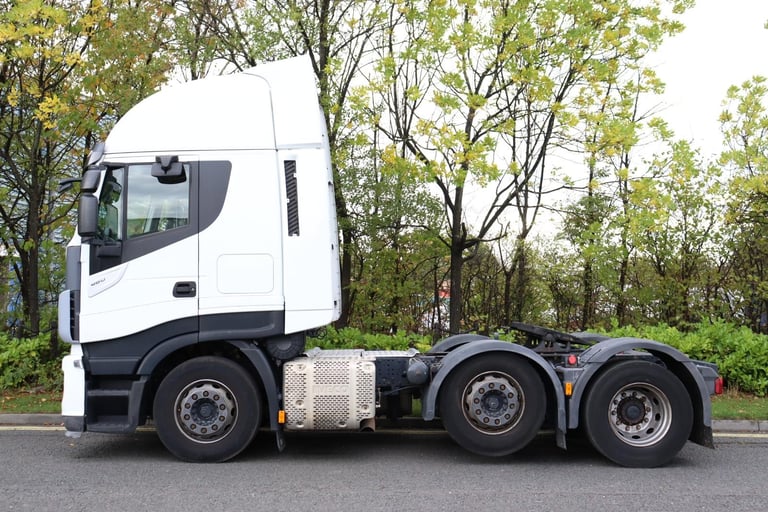 IVECO STRALIS 460 HI-WAY 6X2 MIDLIFT TRACTOR (2017)