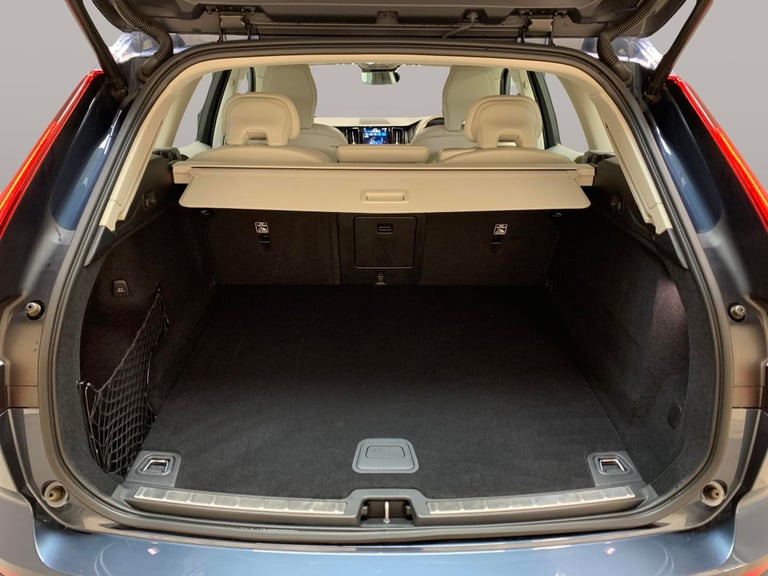 2022 Volvo XC60 2.0 B5 MHEV Plus SUV 5dr Petrol Hybrid Auto AWD Euro 6 (s/s) (250 ps) - HK  Suv H...