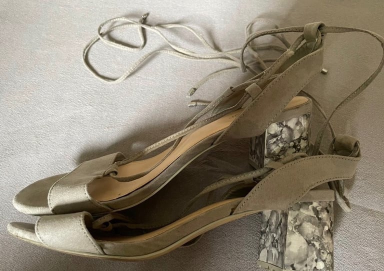 TopShop Block Heels size 6. 