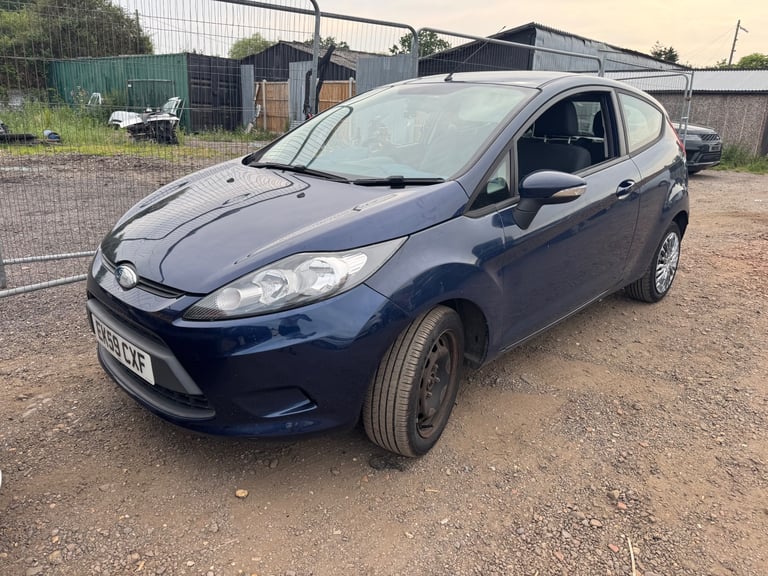 Ford fiesta mk7 1.25 2010 blue BREAKING FOR PARTS 
