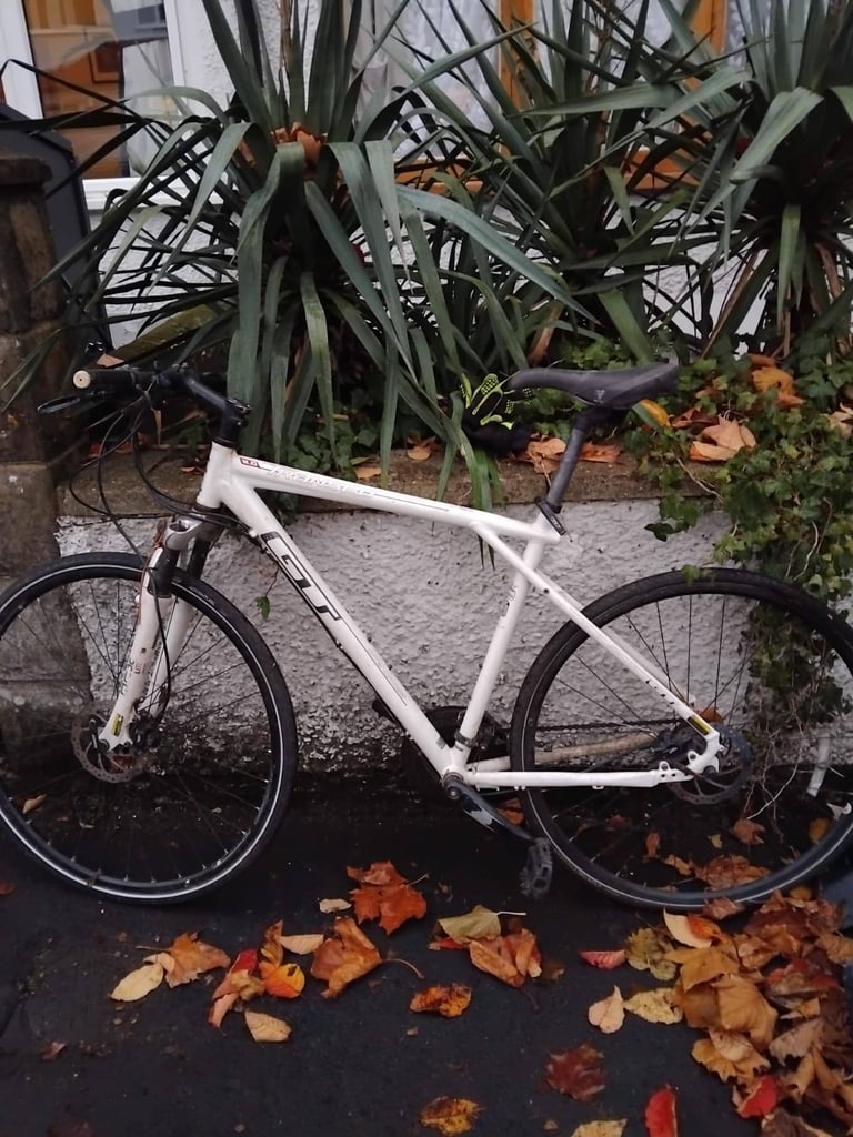 image for GT Transeo 2.0 hybrid bike – 700c wheels – city & trail – needs service