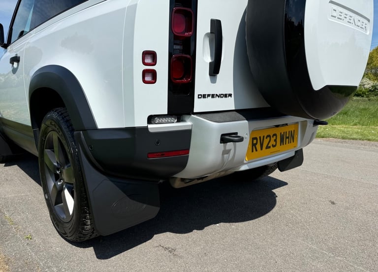 2023 Land Rover Defender 90 3.0 D250 MHEV Hard Top Fuji White - 14,825 Miles 