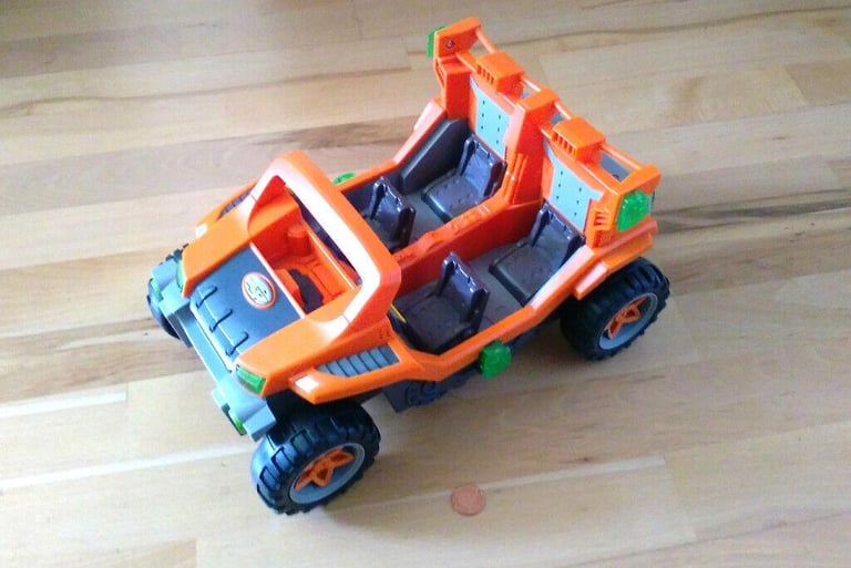UNISEX Early Learning Centre toy car with sounds, taking and lights