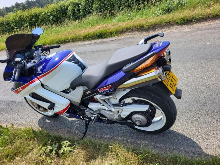 2004 54 HONDA VFR 800-5 HRC COLOURS VFR800 VTEC SPORTS TOURER NEW MOT