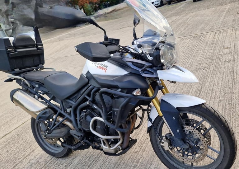 2013 13 TRIUMPH TIGER 800 ABS WHITE ENDURO ADVENTURE TOURER TOP BOX 26k MLS