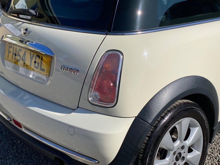 2005 MINI Hatch 1.6 Cooper Hatchback 3dr Petrol Manual Euro 4 (116 bhp) Hatchback Petrol Manual
