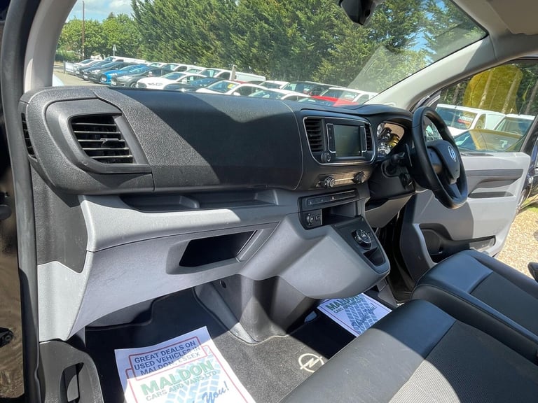 2021 Vauxhall Vivaro 2.0 Turbo D 3100 Dynamic Auto L2 H1 Euro 6 (s/s) 6dr PANEL VAN Diesel Automatic
