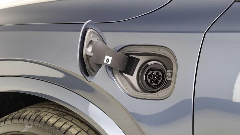 2025 Volvo XC90 T8 AWD PHEV Ultra Dark (Blond, Sunroof, Bowers &amp; Wilkins, 360 Camera) ESTATE ...
