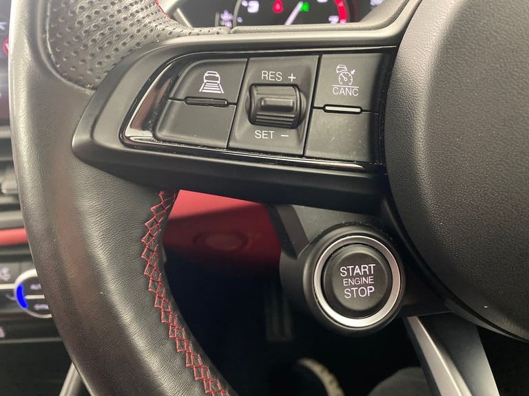 2021 Alfa Romeo Giulia 2.0T Veloce Saloon 4dr Petrol GPF Auto Euro 6 (s/s) (280 ps) - CARPLAY - N...
