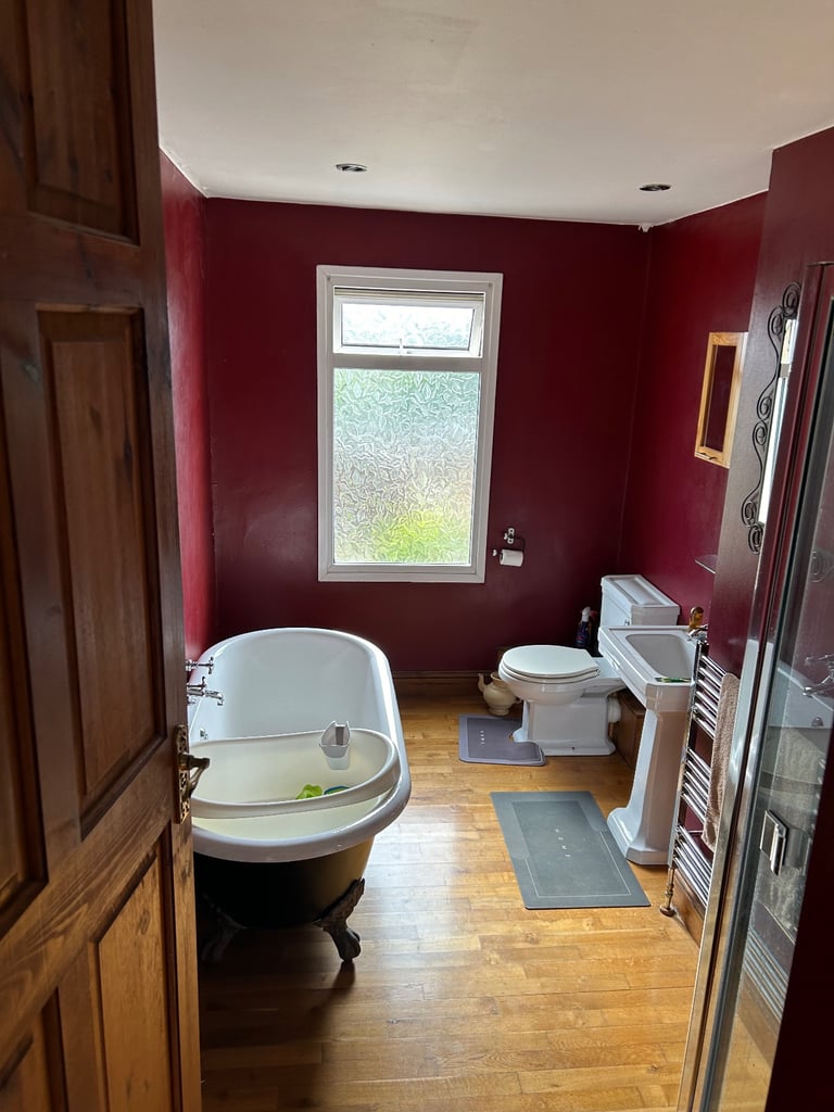 Painter And Decorator Services - NJK Decorators LTD - Expert & Professional Service  🏠🏢