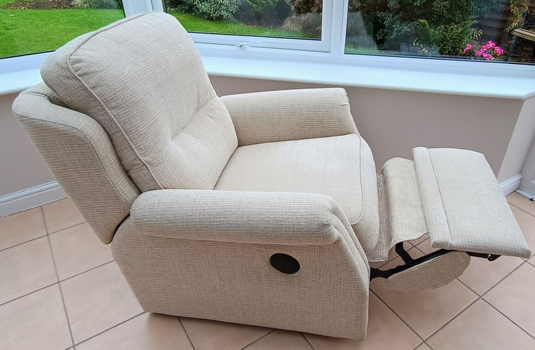 Recliner Chair and Matching 2 Seater Sofa [Electric Reclining Action]