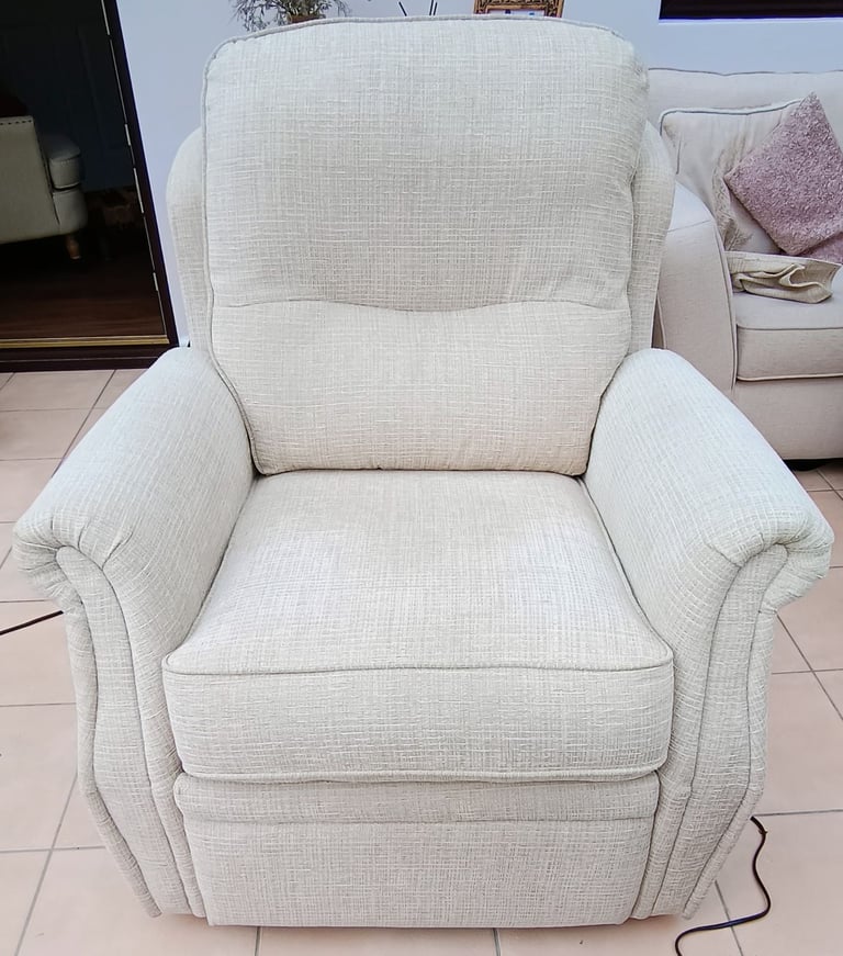 Recliner Chair and Matching 2 Seater Sofa [Electric Reclining Action]