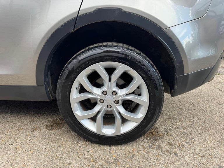 2017 Land Rover Discovery Sport 2.0 TD4 HSE 4WD Euro 6 (s/s) 5dr ESTATE Diesel Manual