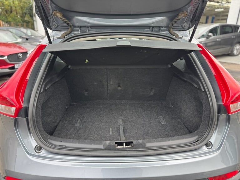 2014 Volvo V40 Cross Country 2.0 D3 Lux Nav Hatchback 5dr Diesel Geartronic Euro 5 (s/s) (150 ps)...