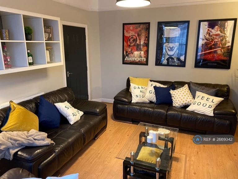 6 bedroom house in Stalbridge Avenue, Liverpool, L18 (6 bed) (#2669342)