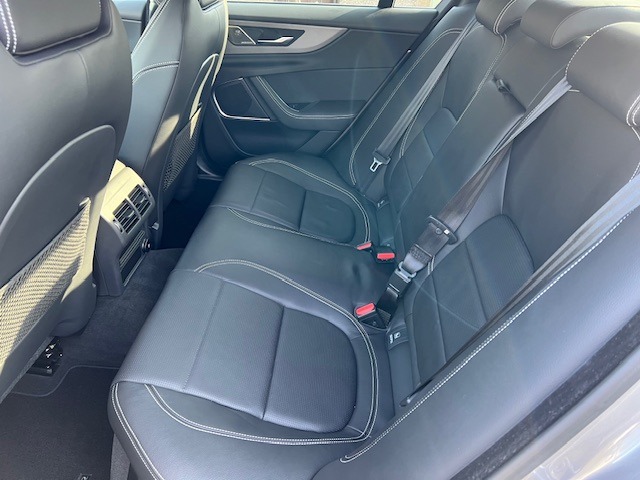 2019 Jaguar XE 2.0d R-Dynamic SE 4dr Auto SALOON Diesel Automatic