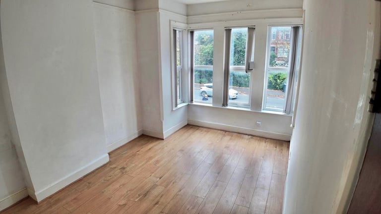 (Not a studio)Double room including bills for single occupancy Postcode LU3 1DJ