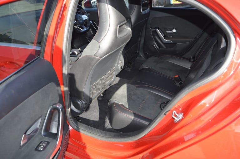 ONE OWNER,SAT NAV,AUTO,PETROL,FULL SERVICE HISTORY