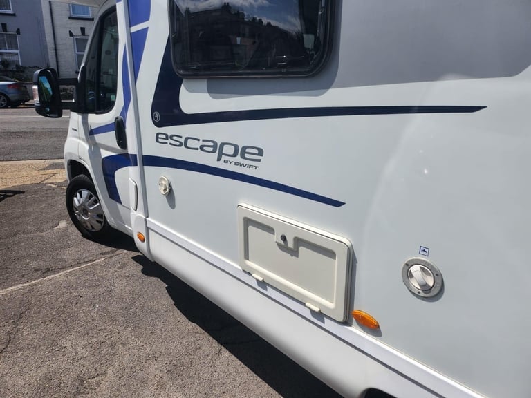 Swift Escape 624 5 BERTH COACHBUILT  DIESEL MANUAL 2015/15