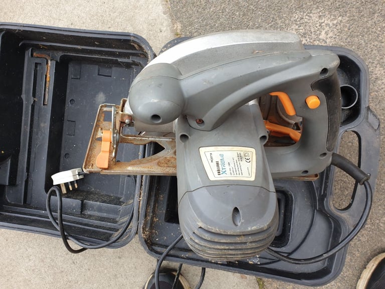 CHALLENGE XTREME 1500W 185MM CIRCULAR SAW + STORAGE CASE IN GOOD WORKING ORDER + CAN BE SEEN WORKING