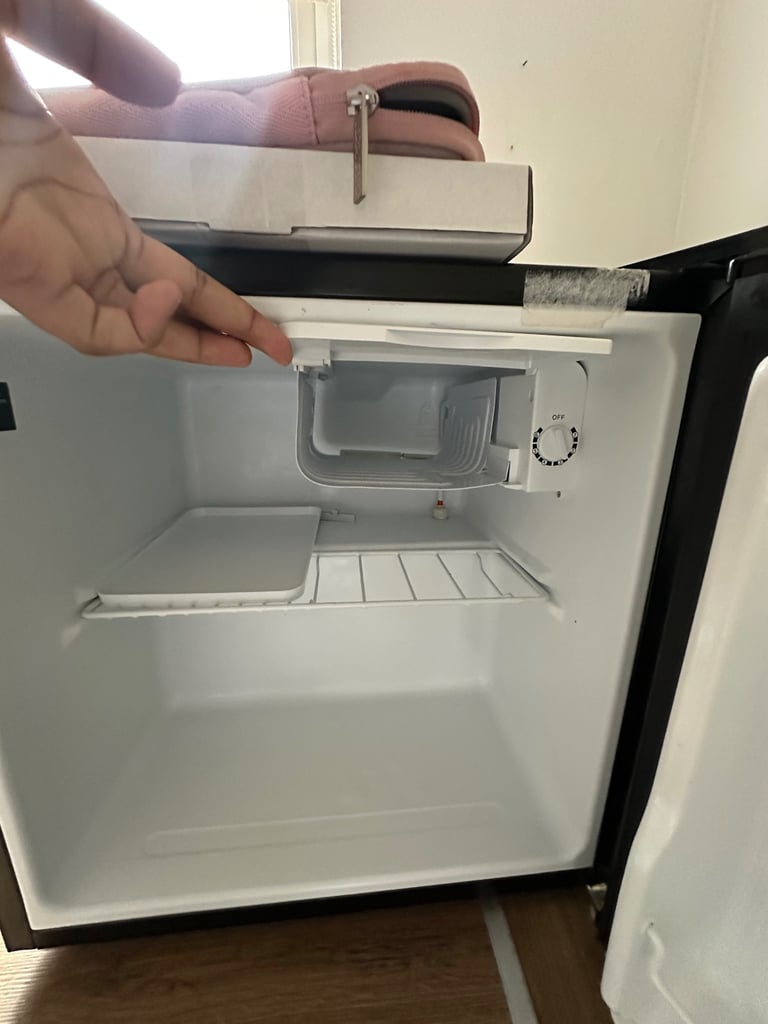 image for Abode mini fridge