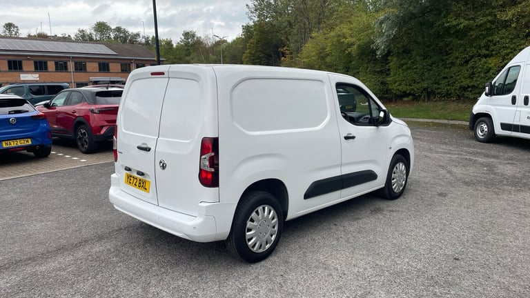 2022 Vauxhall Combo 2300 1.5 Turbo D 100ps H1 Sportive Van PANEL VAN DIESEL Manual