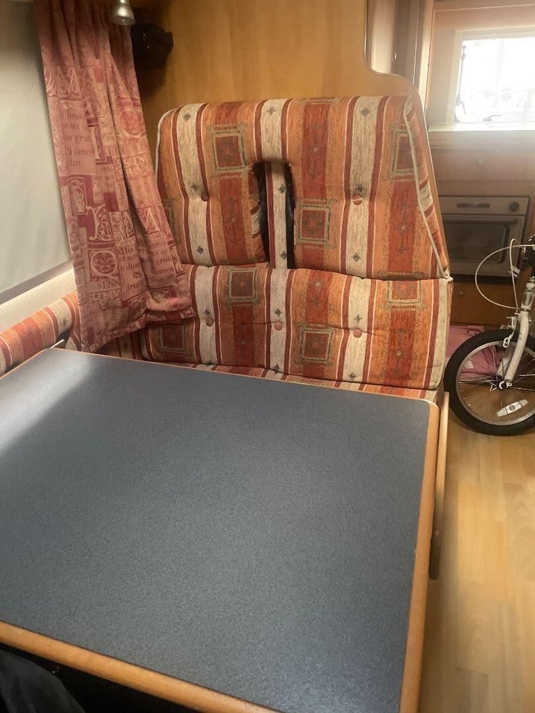 2001 Swift Sundance 590 RS