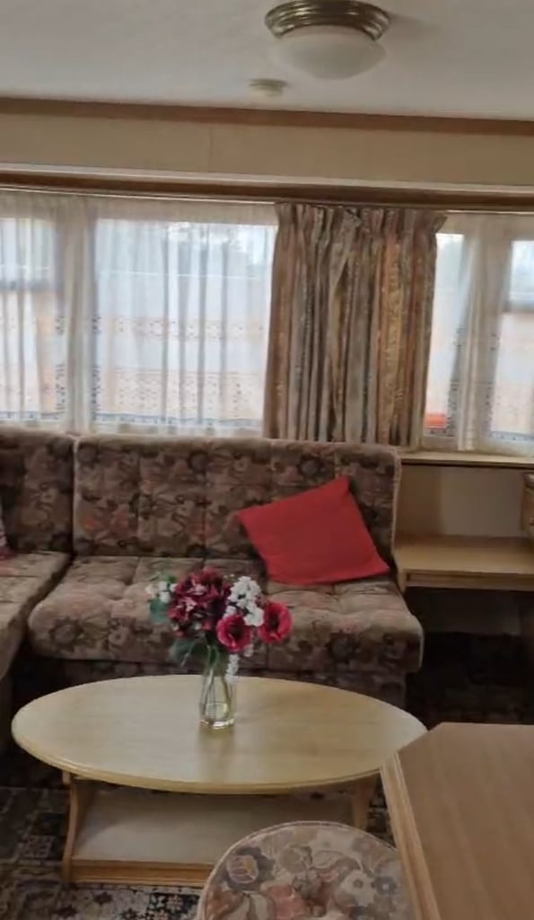For Rent: Spacious Two-Bedroom Static Caravan in Cottenham, Cambridge