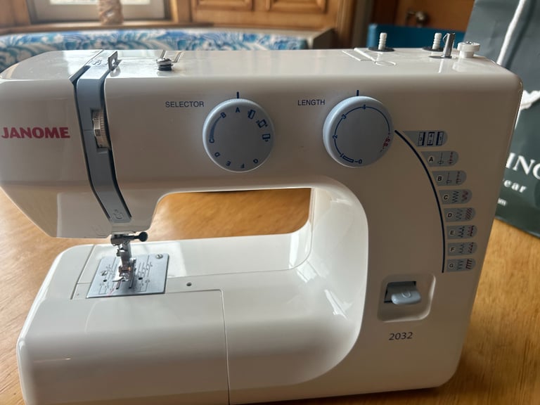 Sewing machine for Sale | Scrapbooking, Sewing, Art & Craft Supplies |  Gumtree