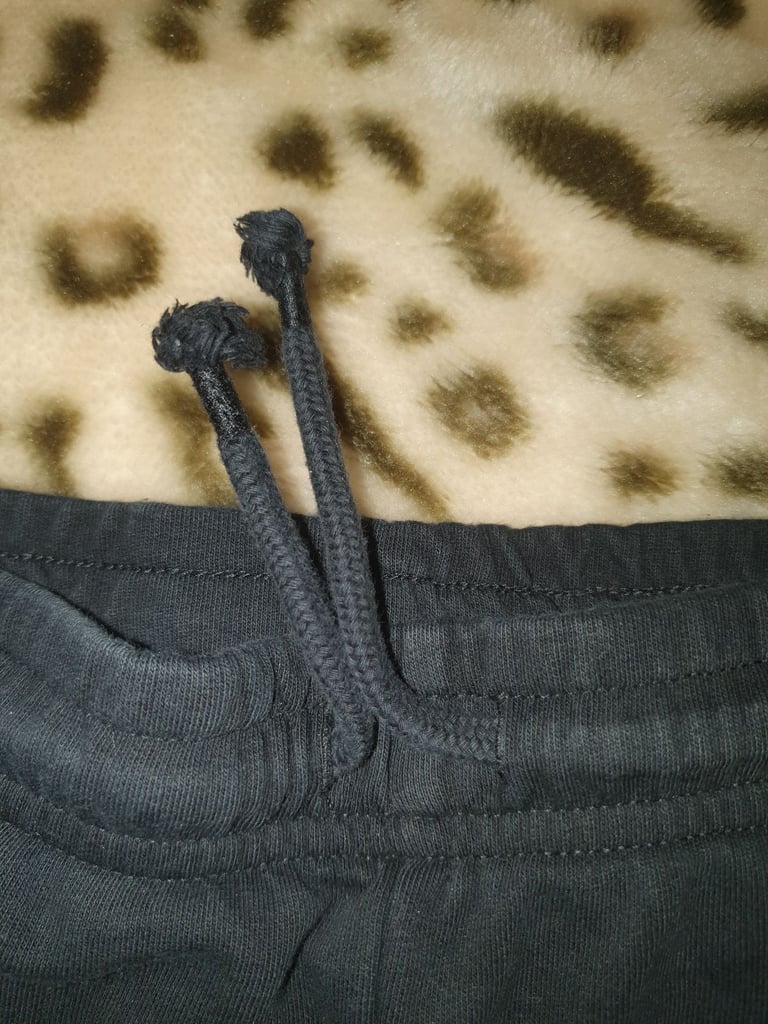MARVEL Tesco Boys Black Sweat Shorts 5-6 years