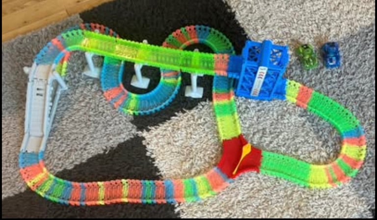 Light up glow track set 