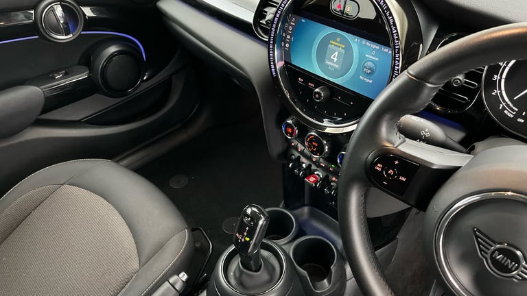 2024 MINI Hatch 5-Door Hatch Cooper Classic Hatchback Petrol Automatic