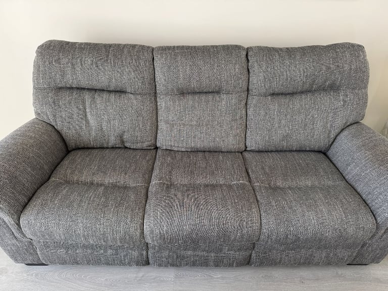 Parker Knoll Hudson 23 Sofa and Chair Set – Like New – £1,200