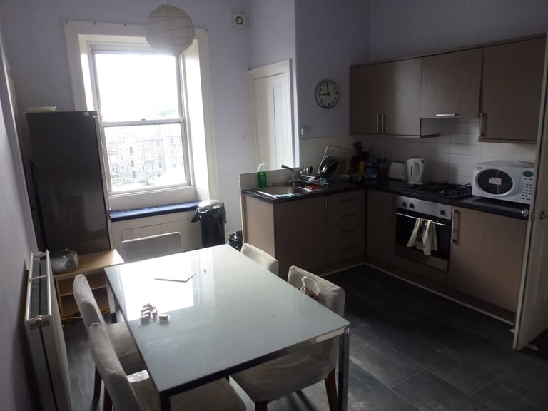 Bellevue / New Town: comfortable 5 bedroom HMO flat