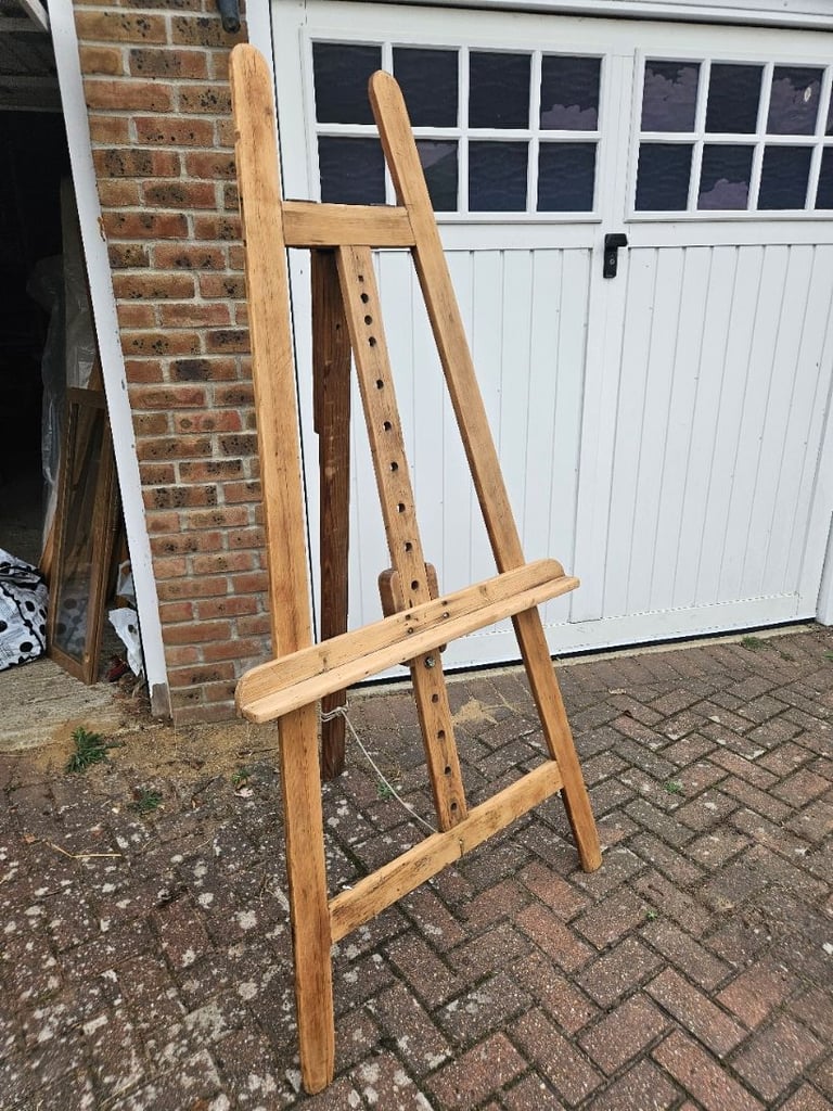Wooden artist easel