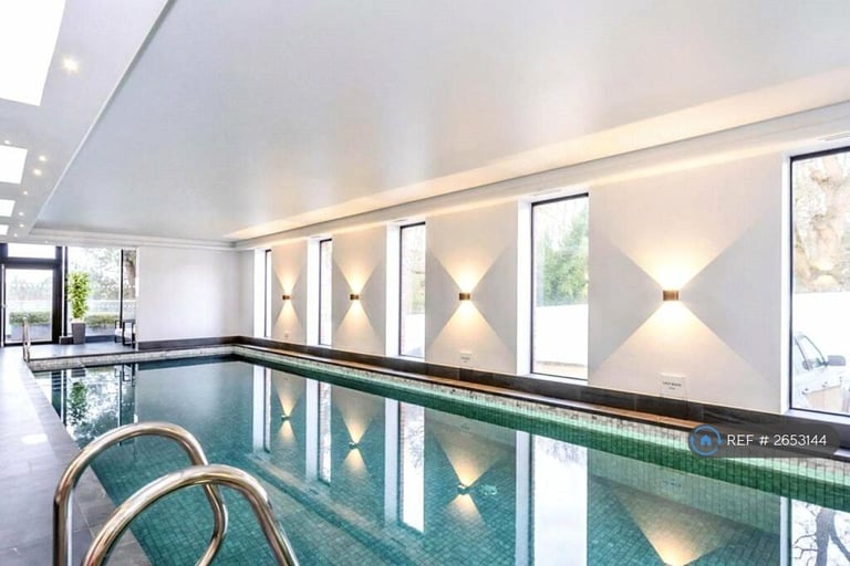 2 bedroom flat in Adams Walk, Midhurst, GU29 (2 bed) (#2653144)