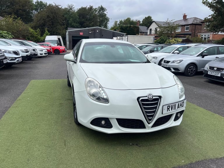 2011 Alfa Romeo Giulietta 1.4 TB MultiAir Lusso Euro 5 (s/s) 5dr HATCHBACK Petrol Manual