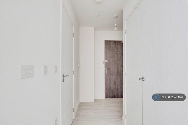 1 bedroom flat in Calotype Lane, Harrow, HA1 (1 bed) (#2675169)