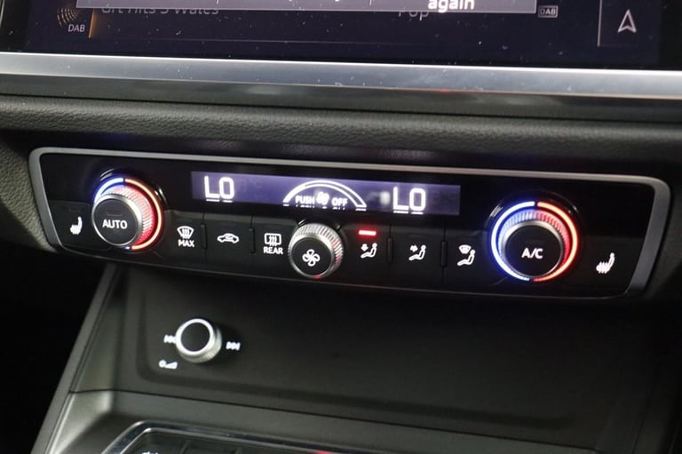 2020 Audi Q3 1.5 TFSI CoD 35 Edition 1 5dr (APPLE CAR PLAY) Petrol Manual