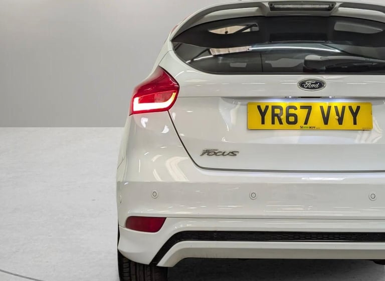2017 Ford Focus 1.0T EcoBoost ST-Line Euro 6 (s/s) 5dr HATCHBACK Petrol Manual