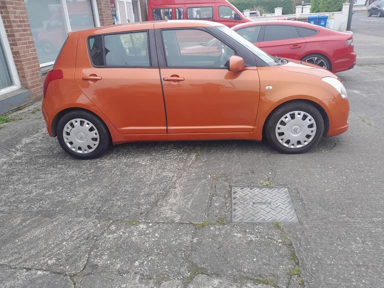 Suzuki, SWIFT, Hatchback, 2005, Manual, 1328 (cc), 5 doors