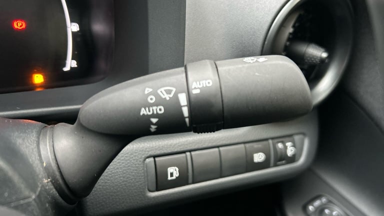 2024 Toyota C-HR 1.8 Hybrid Icon 5dr CVT HATCHBACK PETROL/ELECTRIC Automatic