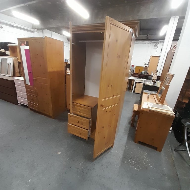 2 door wardrobe with 3 drawers 102cm x 55cm x 185cm, Ref:19584