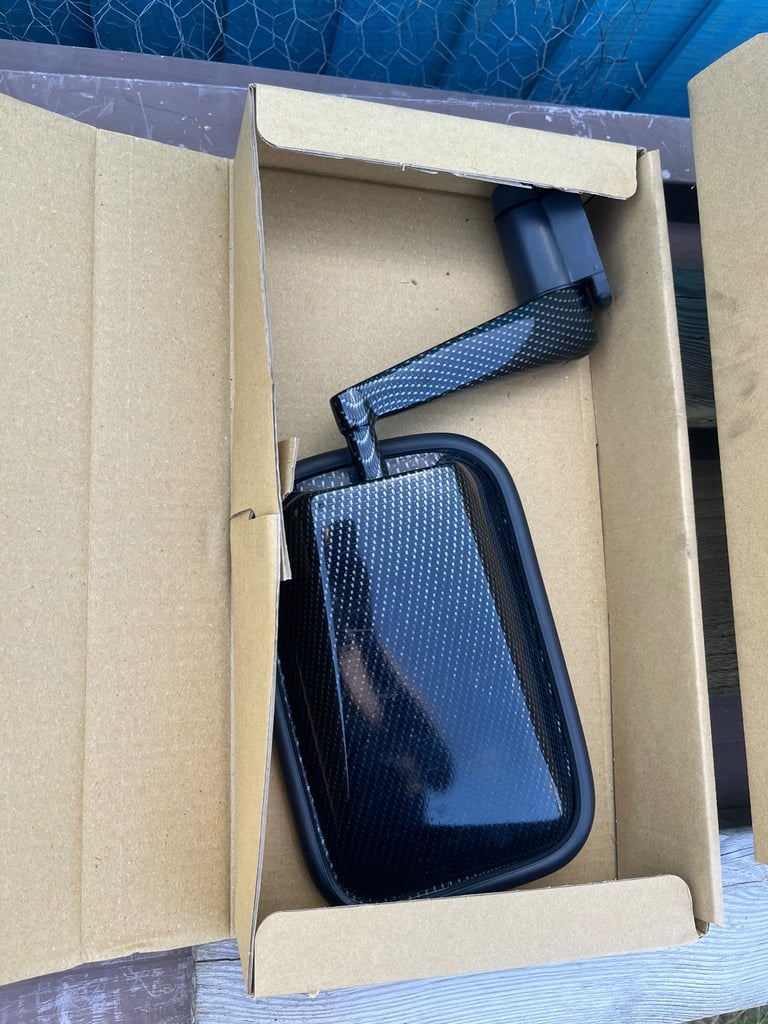 Landrover Defender 90, 2013 - wing mirrors and radiator grill