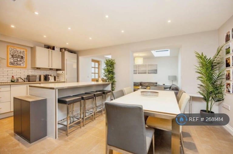 3 bedroom house in Castle Hill, Lostwithiel, PL22 (3 bed) (#2681414)