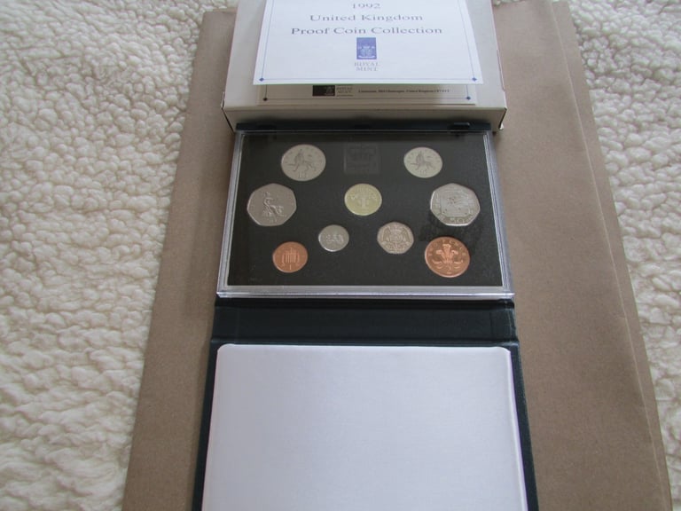 1992 UNITED KINGDOM PROOF COIN SET.