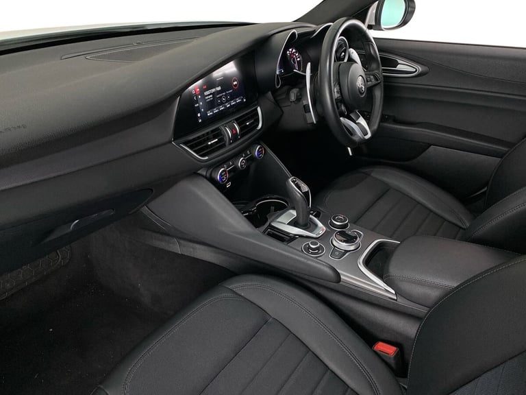 2022 Alfa Romeo Giulia 2.0 TB Sprint 4dr Auto SALOON PETROL Automatic